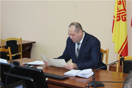 Глава Шемуршинского муниципального округа Александр Чамеев провел еженедельное рабочее совещание