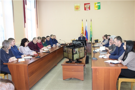 Глава Шемуршинского муниципального округа Александр Чамеев провел еженедельное рабочее совещание