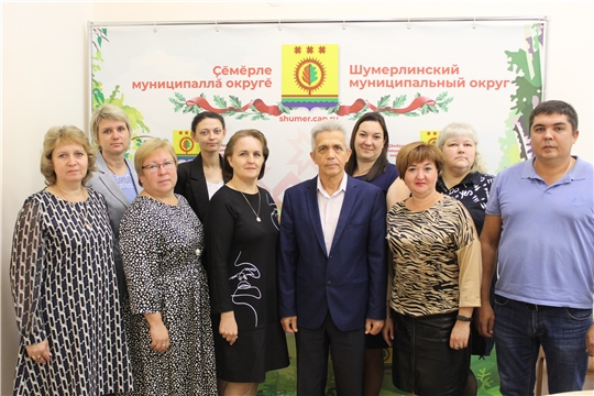 Лев Рафинов поздравил сотрудников финансового отдела с Днем финансиста