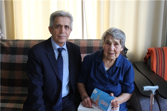 С 90-летним юбилеем поздравили жительницу Шумерлинского муниципального округа Ундрицову Тамару Васильевну