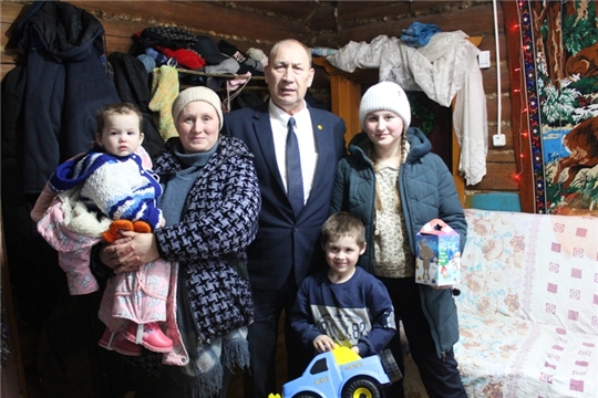 Шумерлинский муниципальный округ принимает участие во всероссийской акции «Ёлка желаний»