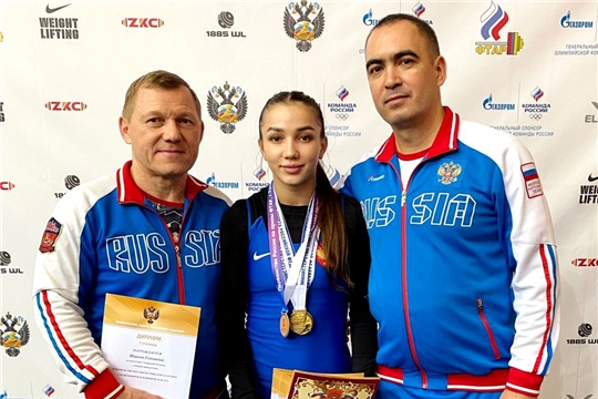 Тяжелоатлетка Полина Андреева – триумфатор первенства России и международных соревнований