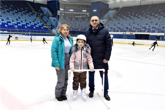 Министр спорта Василий Петров исполнил желание 6-летней Анастасии Матвеевой