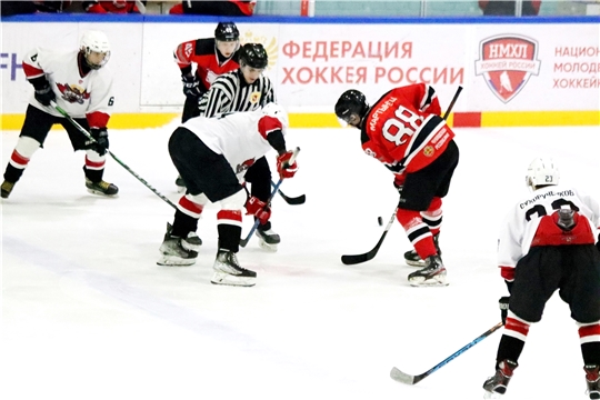 Молодежный хоккейный клуб «Сокол» с разгромным счетом переиграл команду из Курска