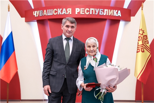 Е.И. Павлова награждена знаком материнской славы Чувашской Республики «Анне»