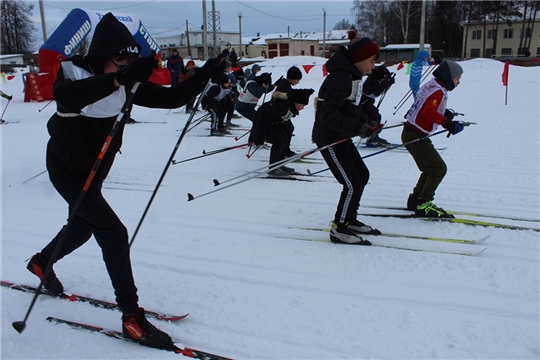 В Урмарском муниципальном округе дан старт лыжным соревнованиям