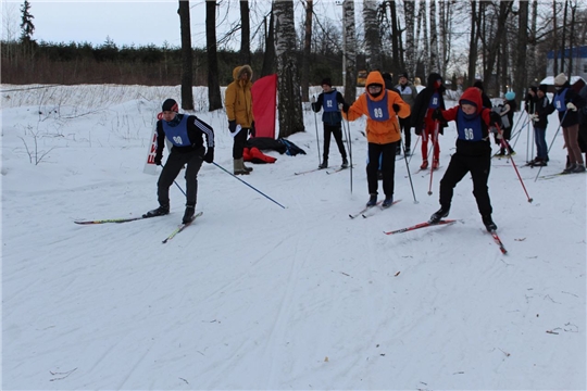 Состоялись лыжные гонки среди школьников памяти Владислава Григорьевича Львова