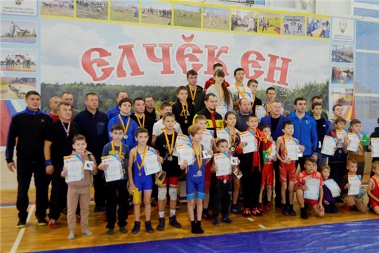 Состоялся открытый турнир по вольной борьбе памяти спортсменов села Яльчики