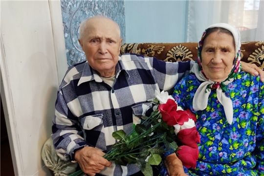 «Железный» юбилей семейной жизни отметили супруги Михайловы из с.Яншихово-Норваши, прожив рука об руку 65 лет