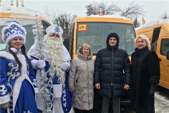 Школы Цивильского района получили новые автобусы