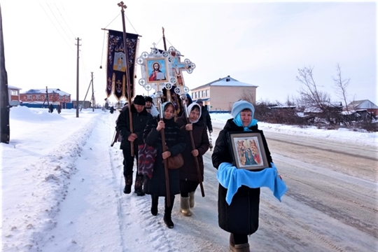 Крестный ход и освящение воды на святом источнике Апостола Иоанна Богослова в с. Чурачики