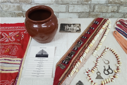 В Булдеевской сельской библиотеке организована выставка семейных реликвий