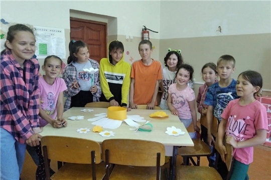 Экологический праздник «Планета ромашек» прошел в пришкольном лагере «Алые паруса»