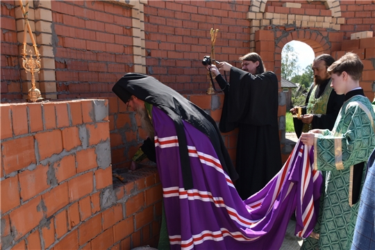 Закладка памятной грамоты в строящийся храм святого великомученика Георгия Победоносца в п.Киря