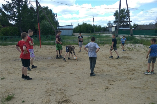Любительский мини-футбол состоялся на спортивной площадке Кирского ДК
