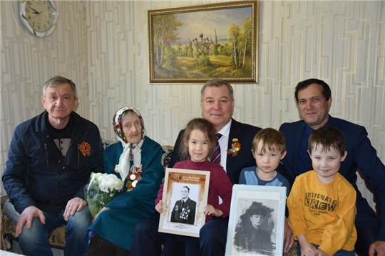 Ветераны-участники Великой Отечественной войны района получают поздравления с Днем Победы