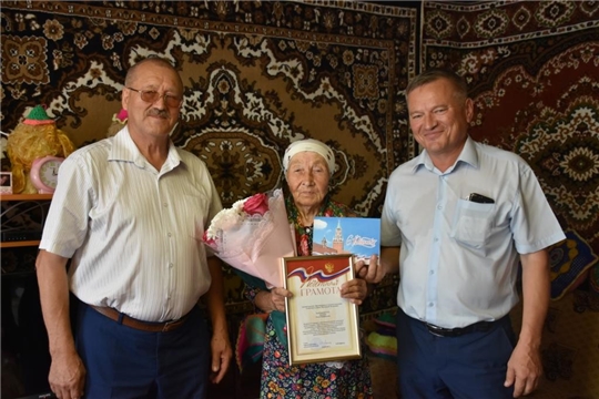 90-летний юбилей отметила ветеран труда, жительница д. Нижние Татмыши Ольга Романова