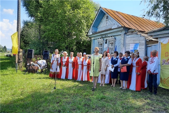 В деревне Большие Токташи Аликовского района широко отметили 115 летие со дня рождения Ильи Семёновича Тукташа