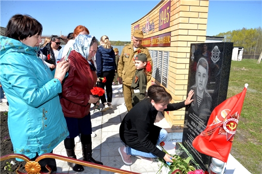 Митинг в честь Дня Победы и открытие  памятника в память погибшего в спецоперации на Украине в д.Именево
