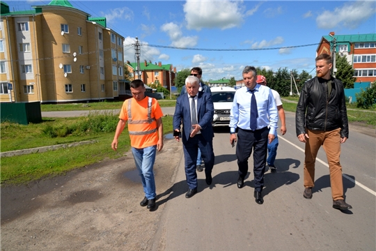 Министр транспорта и дорожного хозяйства Чувашской Республики Владимир Осипов проинспектировал ход строительства и ремонта дорог