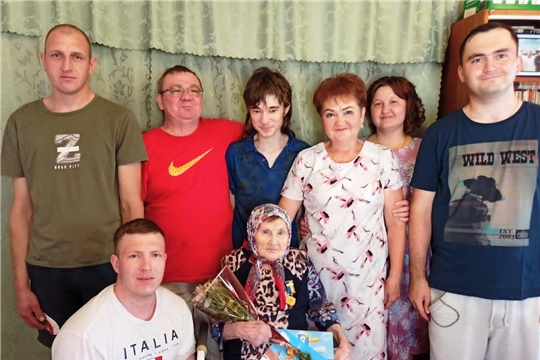 Жительница деревни Козловка Батыревского района отметила свой 95-летний юбилей