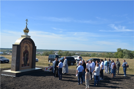 Глава администрации Батыревского района принял участие на освещении въездной стелы с.Сугуты