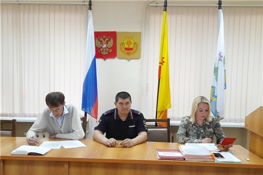 Заседание комиссии по делам несовершеннолетних и защите их прав администрации Чебоксарского района
