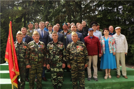Почтили память и возложили живые цветы в День ветеранов боевых действий в Чебоксарском районе
