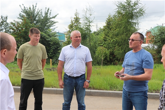 Министр физической культуры и спорта Чувашской Республики Василий Петров посетил строительство ФОКа в селе Ишлеи