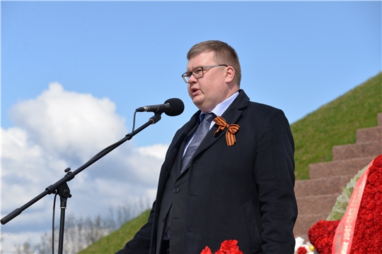 Глава города Олег Кортунов отдал дань уважения и почтил память воинов, защищавших Родину