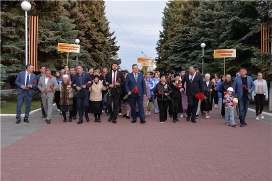 Глава города Чебоксары Олег Кортунов совместно с депутатами городского Собрания присоединился к Всероссийской акции «Свеча памяти»