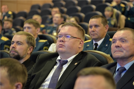 Олег Кортунов поздравил сотрудников и ветеранов органов Государственного пожарного надзора МЧС России 