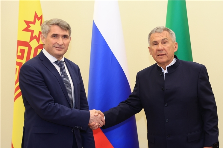 Олег Николаев Рустам Минниханов «Kazan Summit» тата чӑвашсен "Уяв" мероприятине пыма йыхравланине йышӑннă