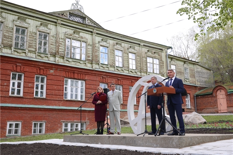 Чăваш алфавитне халалланă палăка уҫнă