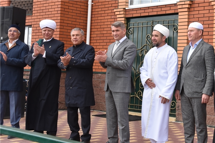 Каҫал ен районĕнче Урмаелте ҫĕнĕ мечете уҫнă ҫĕре Олег Николаев тата Рустам Минниханов  хутшăннă