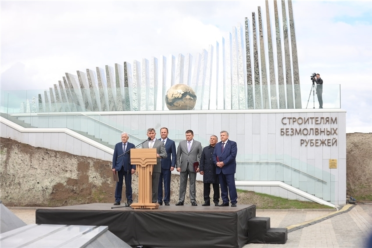 Чăваш Енре «Хӳтӗлев чиккисене тунисене пуҫ тайса» мемориала уҫнă