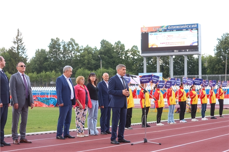 Олег Николаев Пӗтӗм Раҫҫейри ҫăмăл атлетика енӗпе ҫуллахи Универсиадăн VIII-мĕш финалне старт панӑ