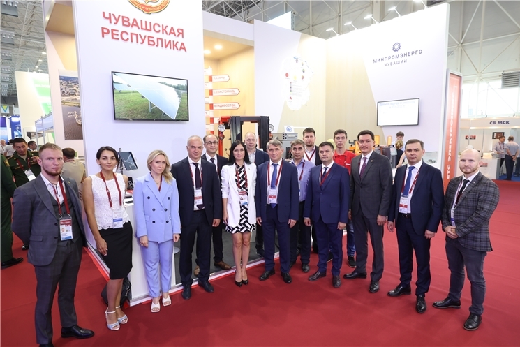 Олег Николаев Чӑваш Ен делегацийӗпе пĕрле "Ҫар–2022" форум ĕҫне хутшăнать