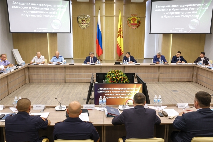 Республика Пуҫлӑхӗ Олег Николаев кашни шкултах терроризмран асӑрхаттармалли куна йĕркелесе ирттерме сĕннĕ