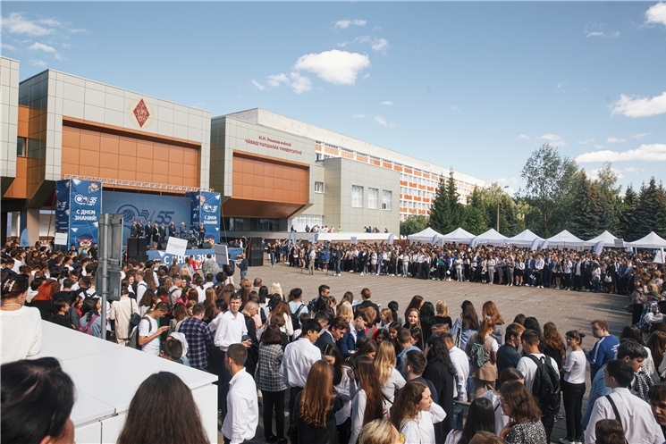 Чăваш Ен Пуҫлăхĕ Олег Николаев Чӑваш патшалӑх университечӗн студенчӗсене Пӗлӳ кунӗ ячĕпе  саламланă
