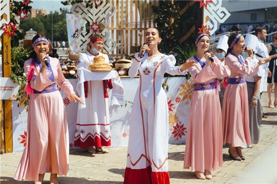 В рамках празднования Дня республики в столице Чувашской Республики проводится республиканский фестиваль национальной кухни «Гостеприимная Чувашия»