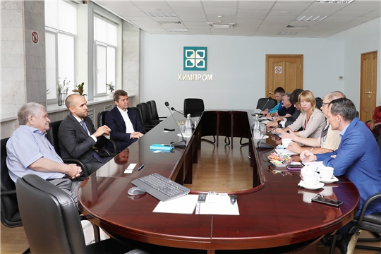 Руководители ПАО «Химпром» и «Татнефтехиминвест-холдинг» обсудили идеи совместных бизнес-проектов