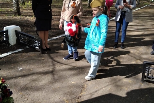 Возложение цветов и венков к памятнику М.П. Боронина и В.Ф. Ветвинского и 141-й стрелковой дивизии