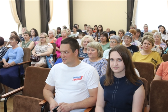 Коллектив Алатырской центральной районной больницы поздравили с профессиональным праздником