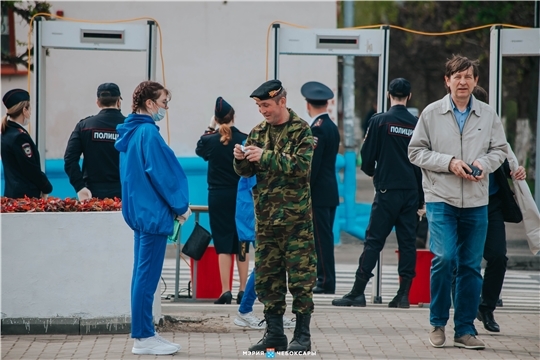 В Чебоксарах на мероприятия 9 Мая нужно проходить через рамки и нельзя брать воду и еду