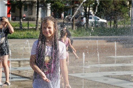 «Город поющих фонтанов»: в ДК «Салют» проводится конкурс певцов