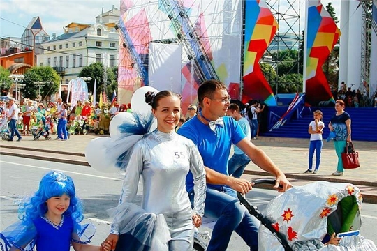 В Чебоксарах стартовал конкурс декорированных колясок «Аистенок»