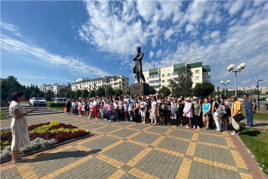 250 художников 3 дня создавали коллективный портрет Чебоксар