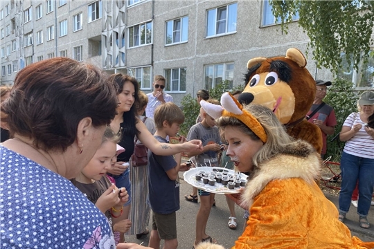 В Заволжье Чебоксар отпраздновали спасы: медовый, яблочный и ореховый