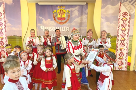 Год культурного наследия: детские сады приглашают в музыкальную гостиную «Мелодии народов России»
